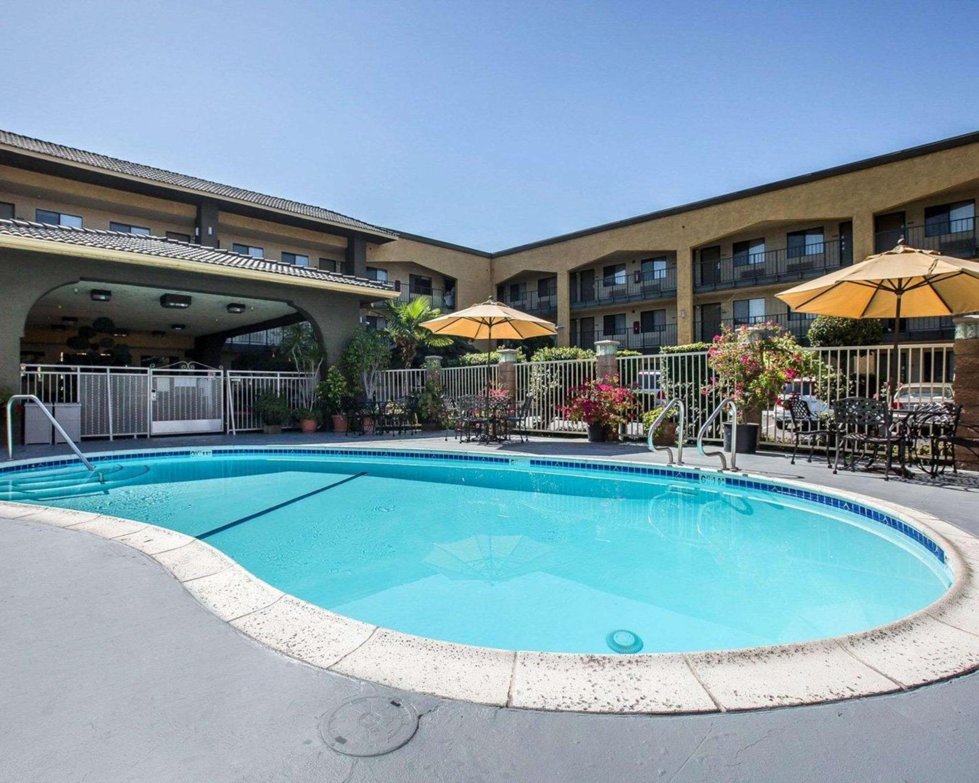 Quality Inn Ontario Airport Convention Center Esterno foto