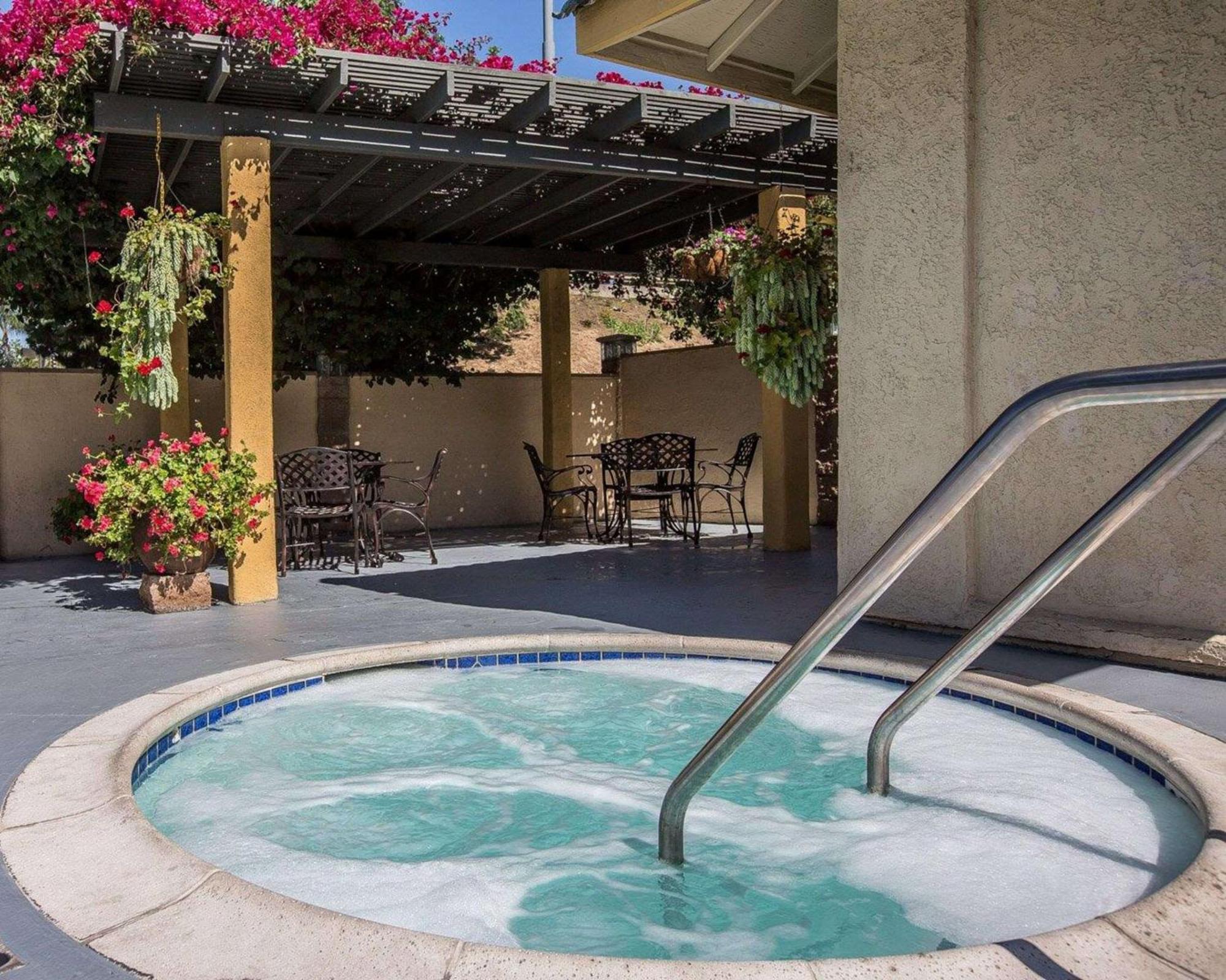 Quality Inn Ontario Airport Convention Center Esterno foto