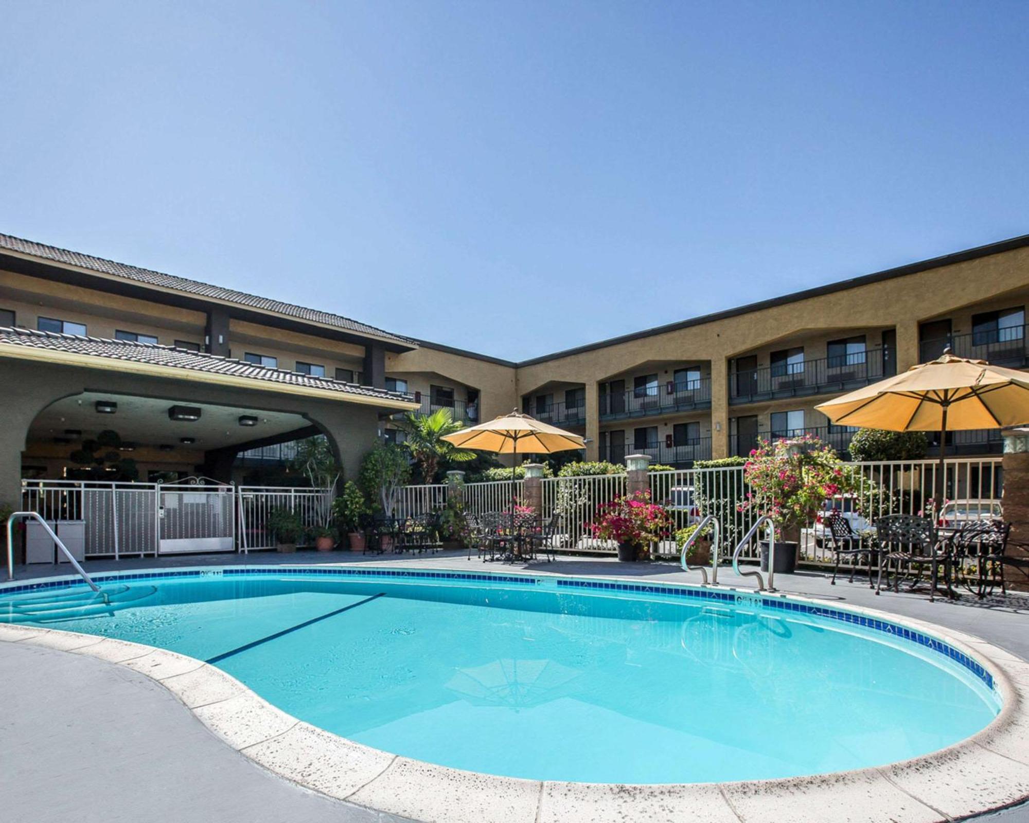 Quality Inn Ontario Airport Convention Center Esterno foto