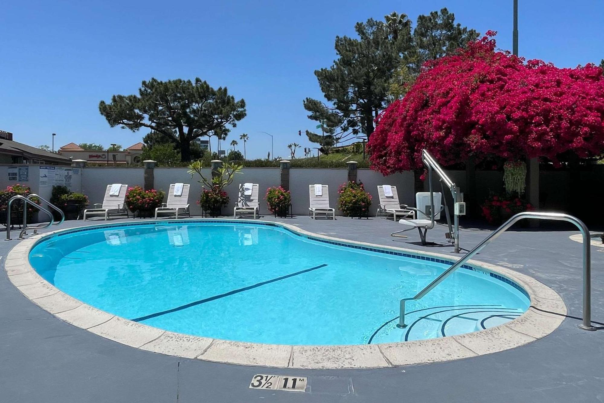 Quality Inn Ontario Airport Convention Center Esterno foto