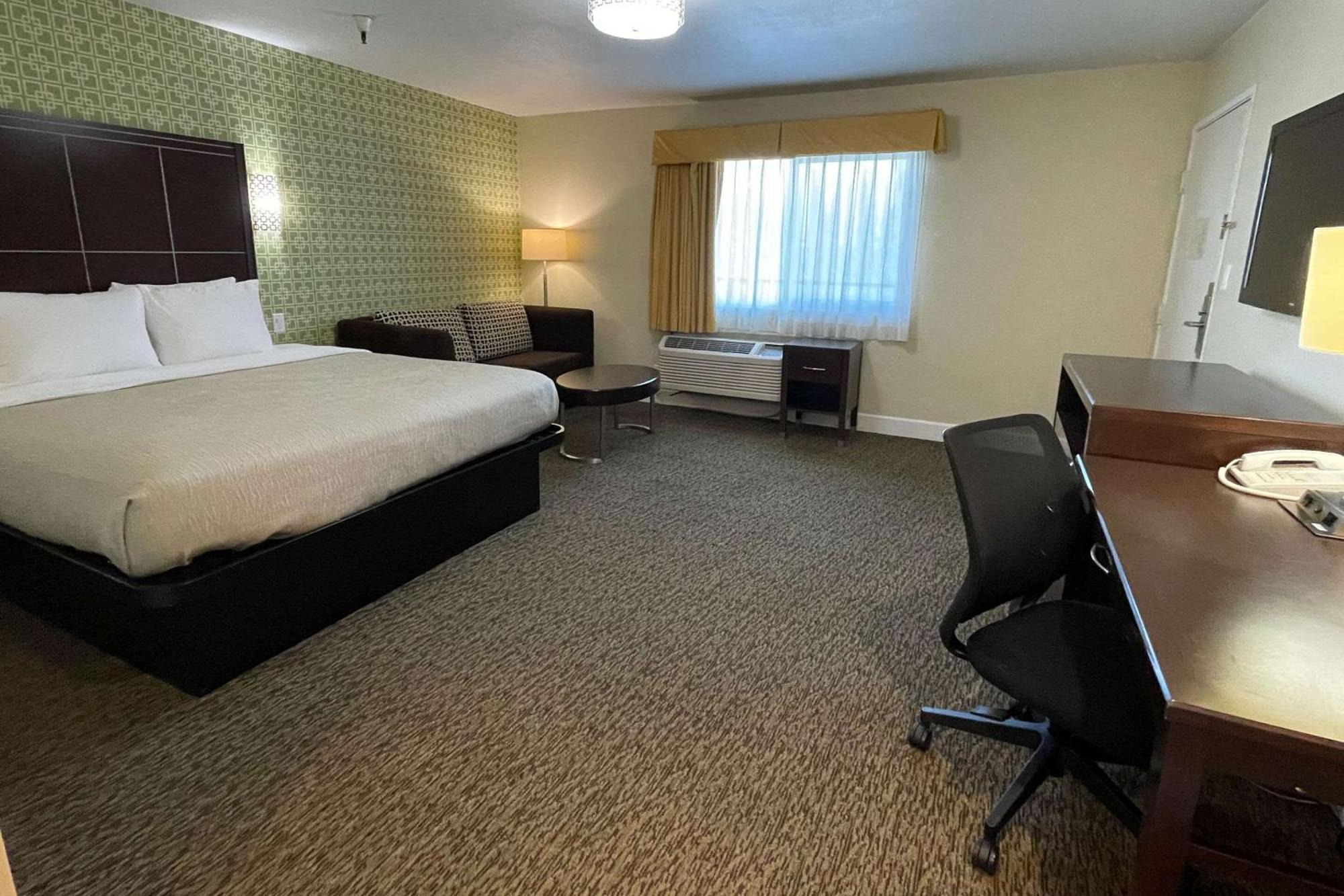 Quality Inn Ontario Airport Convention Center Esterno foto