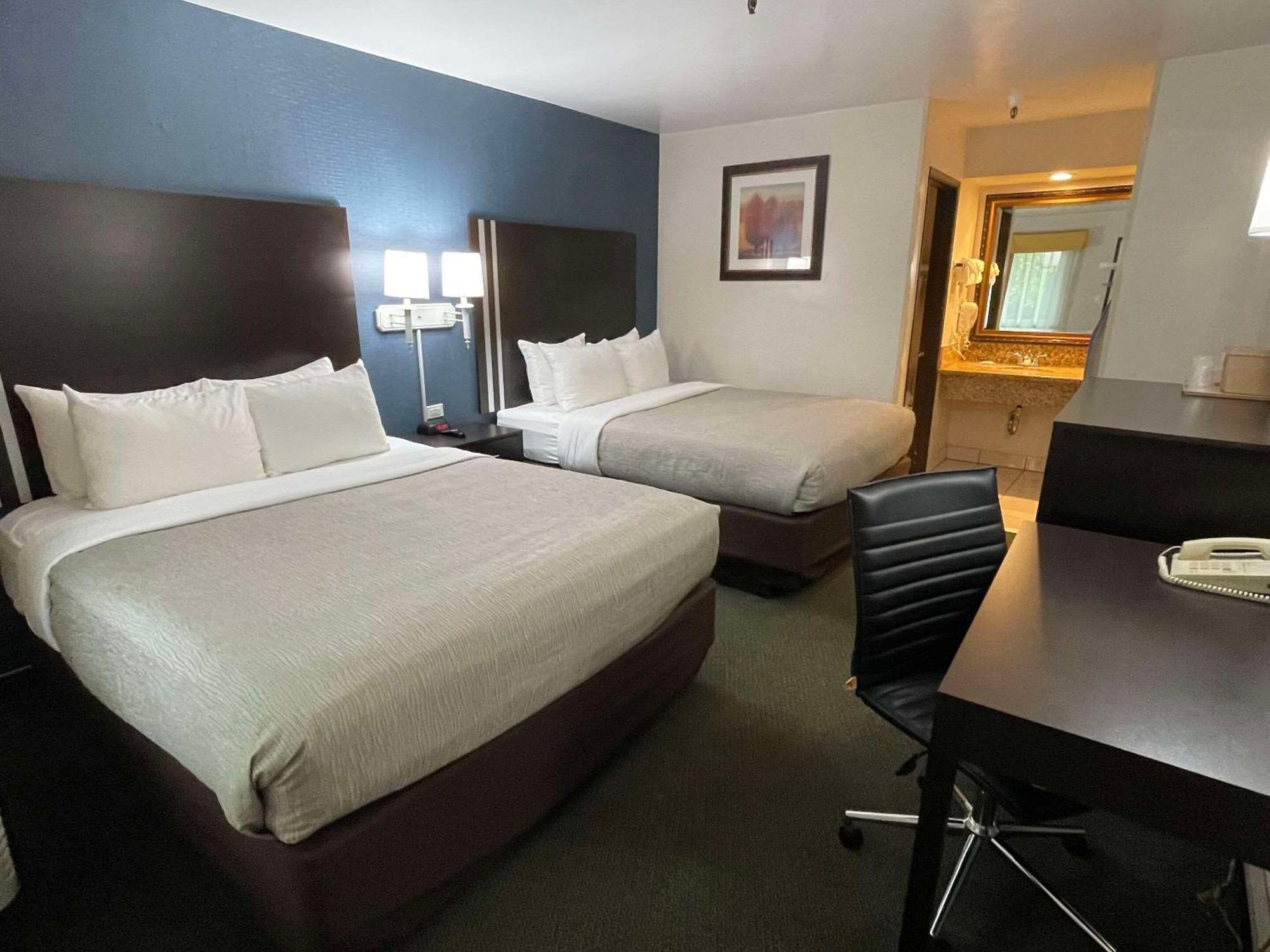 Quality Inn Ontario Airport Convention Center Esterno foto