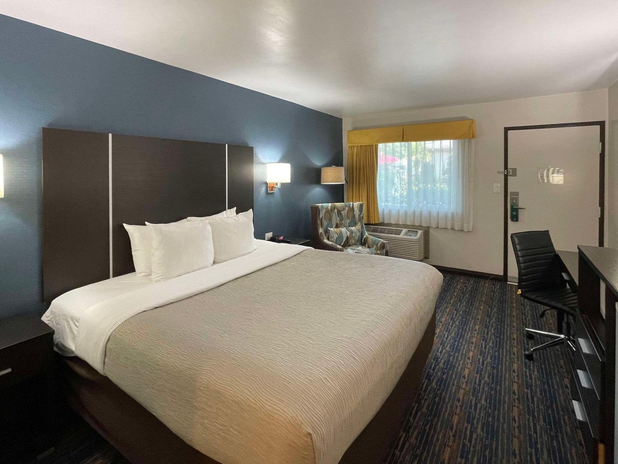 Quality Inn Ontario Airport Convention Center Esterno foto